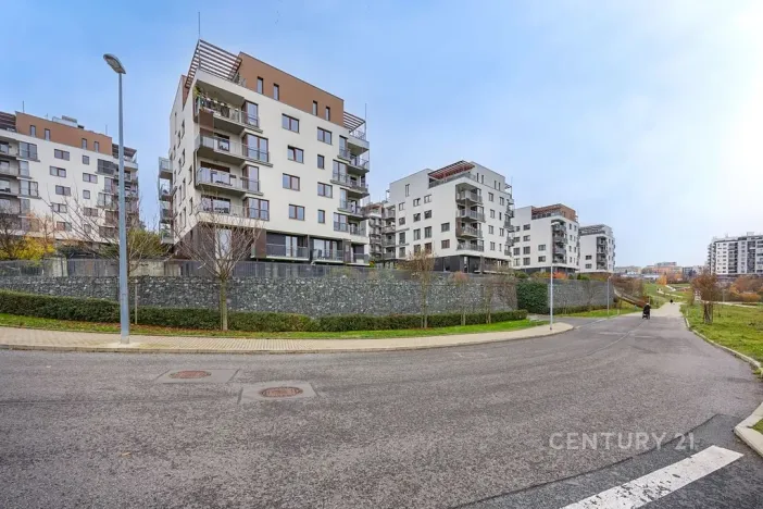 Pronájem bytu 2+kk, Praha - Hrdlořezy, Učňovská, 51 m2