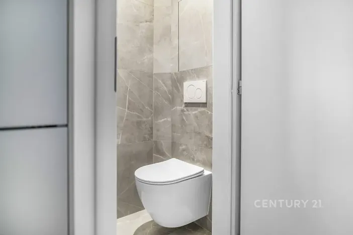 Pronájem bytu 1+kk, Praha - Žižkov, Jeseniova, 28 m2