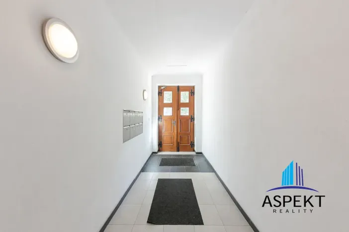 Pronájem bytu, Praha - Vinohrady, Londýnská, 17 m2