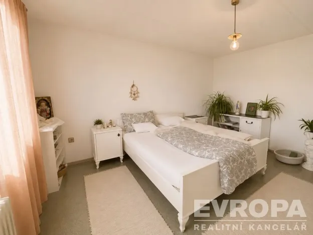 Prodej rodinného domu, Chodová Planá, Sadová, 180 m2