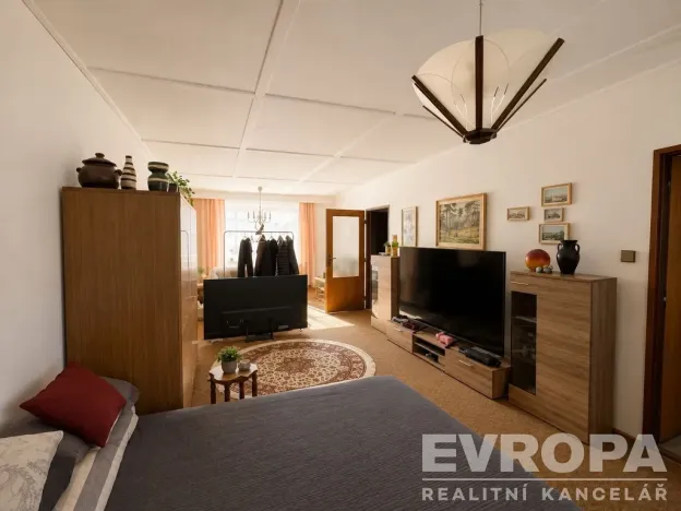 Prodej rodinného domu, Chodová Planá, Sadová, 180 m2