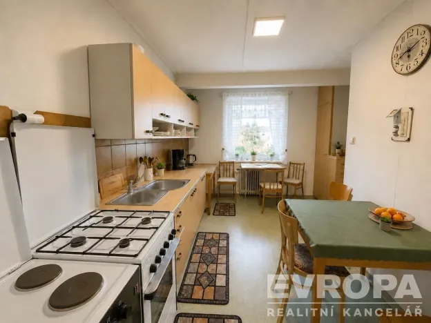 Prodej rodinného domu, Chodová Planá, Sadová, 167 m2