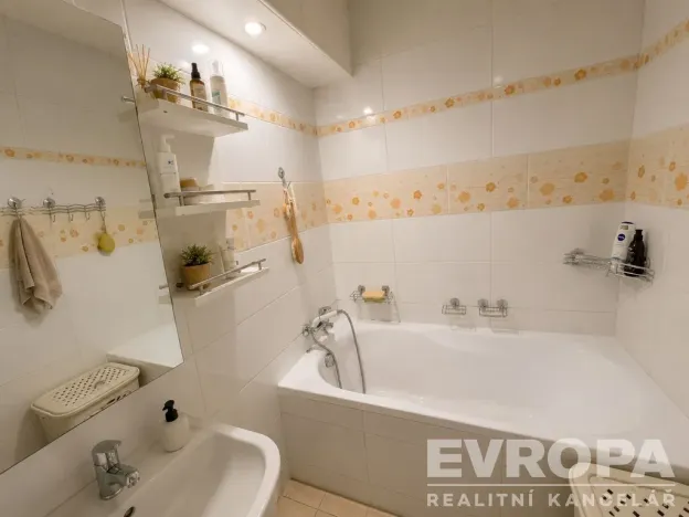 Prodej rodinného domu, Chodová Planá, Sadová, 167 m2