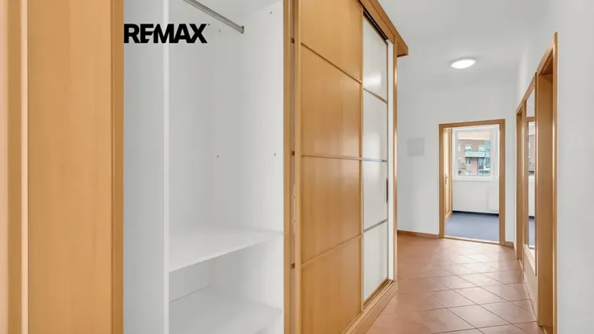 Prodej bytu 2+kk, Praha - Strašnice, Názovská, 60 m2