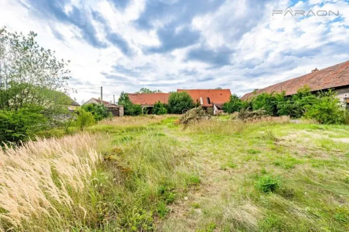 Prodej komerční nemovitosti, Vysoký Újezd - Kuchař, 3061 m2