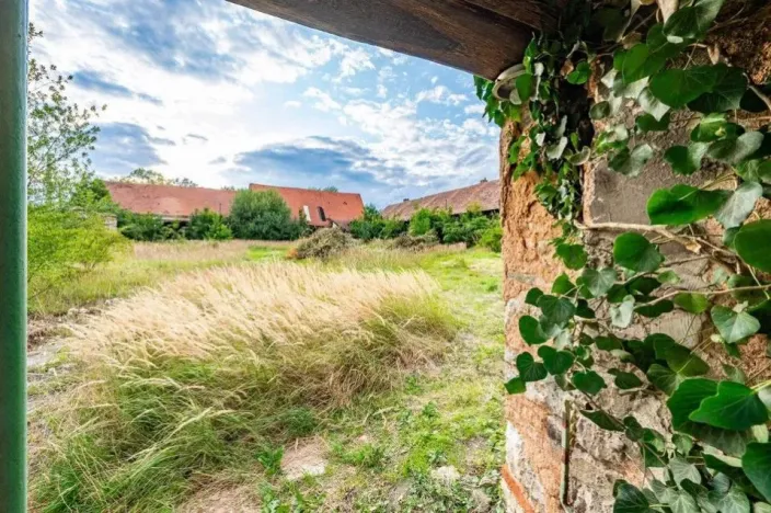Prodej komerční nemovitosti, Vysoký Újezd - Kuchař, 3061 m2