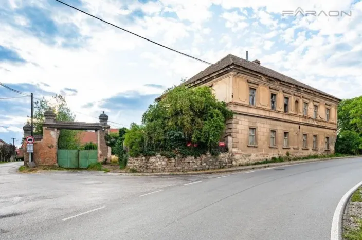 Prodej komerční nemovitosti, Vysoký Újezd - Kuchař, 3061 m2