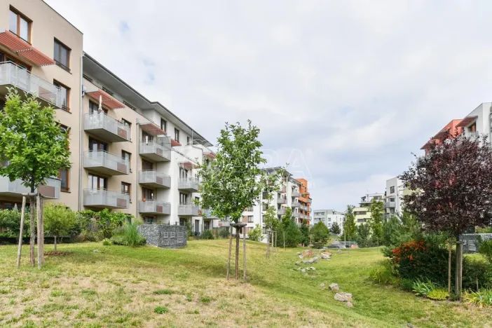 Pronájem bytu 1+kk, Praha - Čakovice, Tryskovická, 33 m2