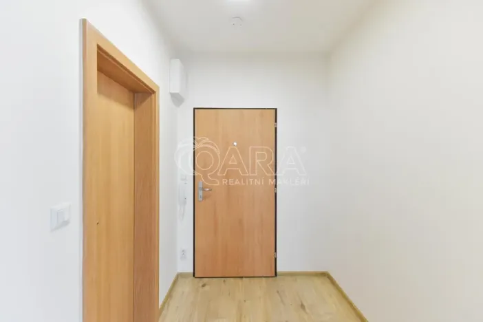 Pronájem bytu 1+kk, Praha - Čakovice, Tryskovická, 33 m2