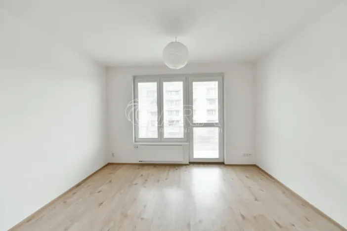 Pronájem bytu 1+kk, Praha - Čakovice, Tryskovická, 33 m2