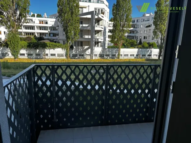 Pronájem bytu 1+kk, Praha - Hlubočepy, Divíškové, 32 m2