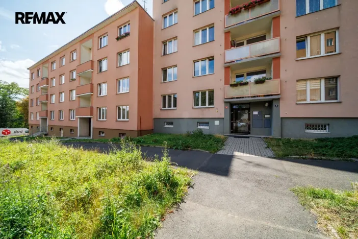 Prodej bytu 2+1, Karlovy Vary - Rybáře, Plešivecká, 64 m2