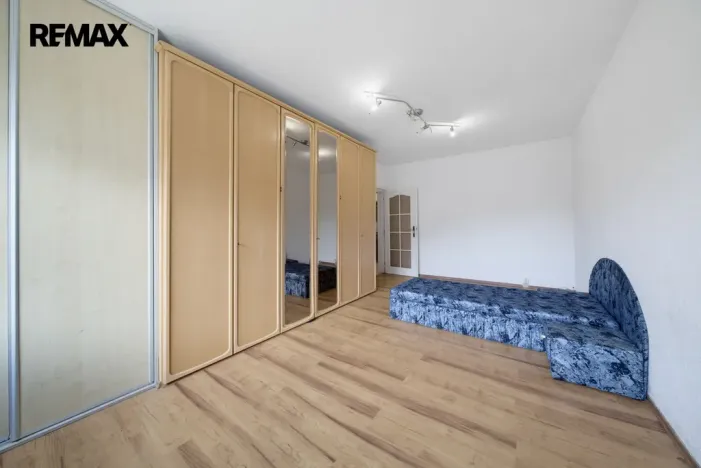 Prodej bytu 2+1, Karlovy Vary - Rybáře, Plešivecká, 64 m2