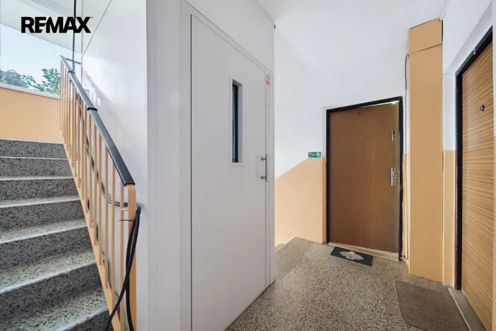 Prodej bytu 2+1, Karlovy Vary - Rybáře, Plešivecká, 64 m2