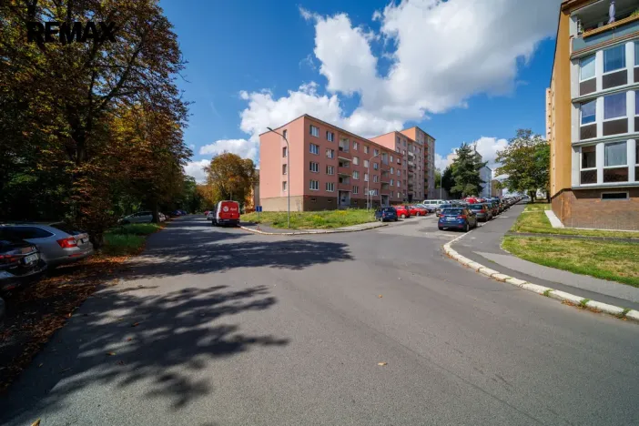 Prodej bytu 2+1, Karlovy Vary - Rybáře, Plešivecká, 64 m2