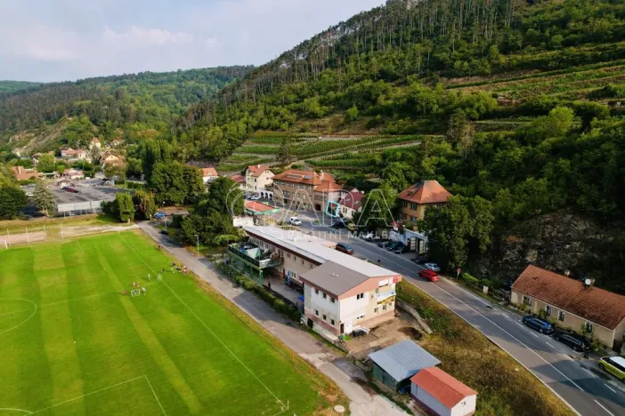 Pronájem obchodního prostoru, Karlštejn, 37 m2
