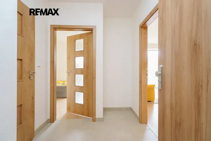 Prodej bytu 2+kk, Jince, Zborovská, 45 m2