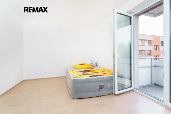 Prodej bytu 2+kk, Jince, Zborovská, 45 m2