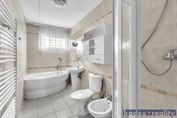 Prodej rodinného domu, Vysoká nad Labem, 270 m2