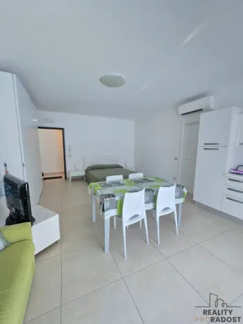 Prodej bytu 1+kk, Viale della Vittoria,Zona Mare,, 47 m2