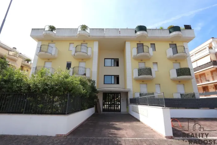 Prodej bytu 3+1, Via Terracini,Villa Rosa,, 91 m2