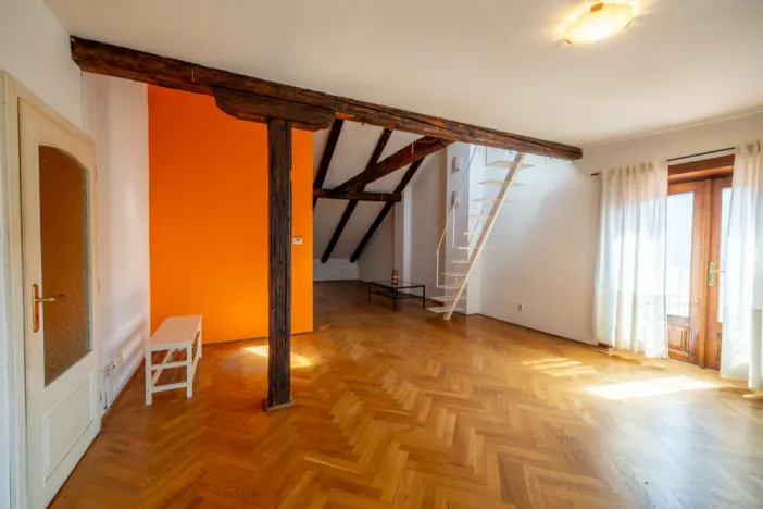 Pronájem bytu 3+1, Praha, Viktora Huga, 164 m2