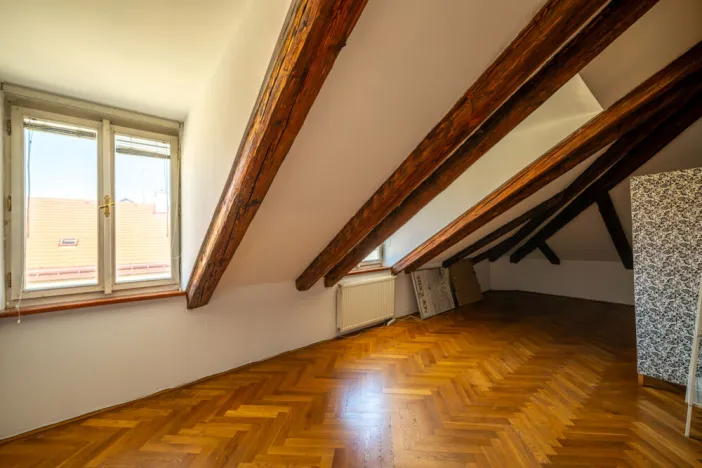 Pronájem bytu 3+1, Praha, Viktora Huga, 164 m2
