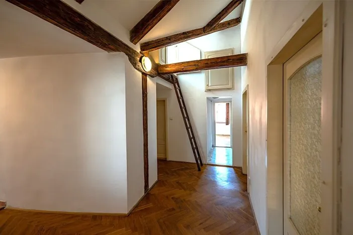 Pronájem bytu 3+1, Praha, Viktora Huga, 164 m2