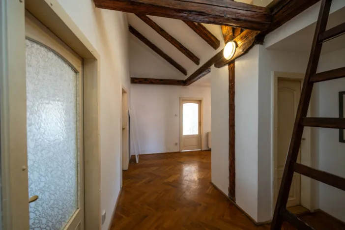 Pronájem bytu 3+1, Praha, Viktora Huga, 164 m2