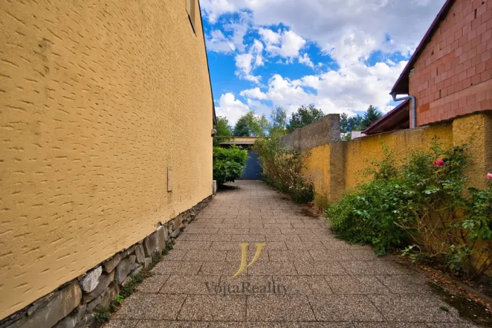 Prodej rodinného domu, Cholina, 160 m2