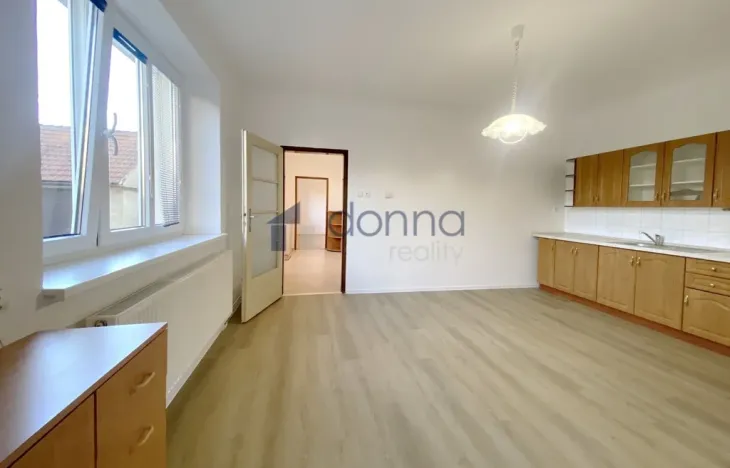 Pronájem bytu 2+1, Praha, Formanská, 70 m2