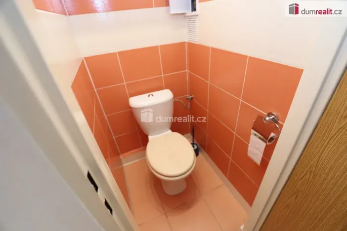 Pronájem bytu 1+1, Karlovy Vary, Kolmá, 35 m2