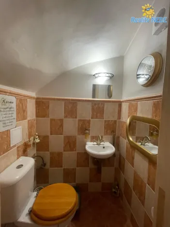Pronájem rodinného domu, Milovice, Školská, 148 m2
