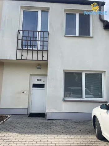 Pronájem rodinného domu, Milovice, Školská, 148 m2