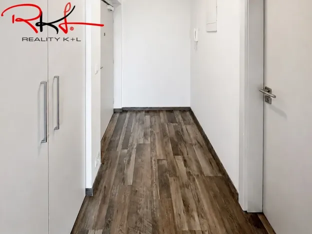 Pronájem bytu 2+kk, Praha, Sousedíkova, 65 m2
