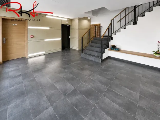 Pronájem bytu 2+kk, Praha, Sousedíkova, 65 m2