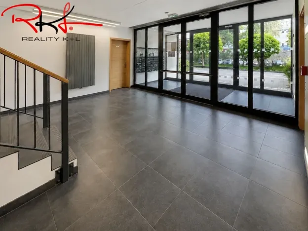 Pronájem bytu 2+kk, Praha, Sousedíkova, 65 m2