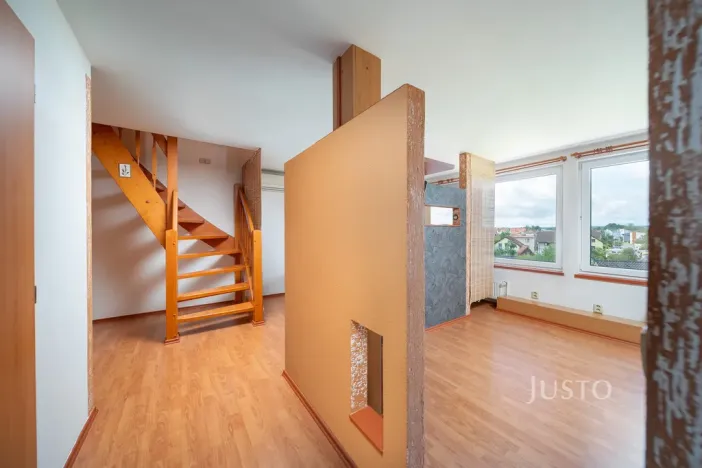 Prodej bytu 1+kk, Třeboň - Třeboň II, Šmeralova, 42 m2
