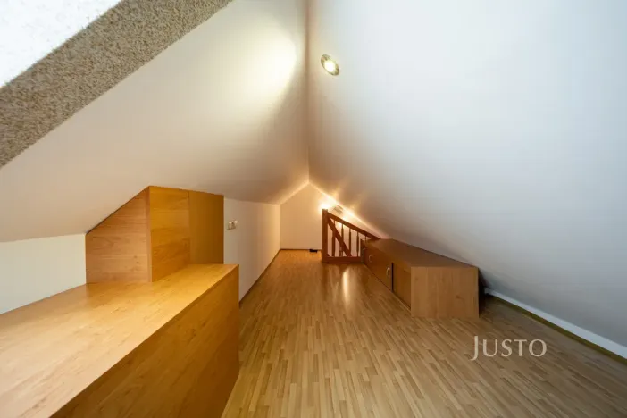 Prodej bytu 1+kk, Třeboň - Třeboň II, Šmeralova, 42 m2