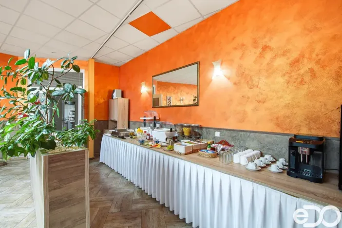 Pronájem restaurace, Mladá Boleslav, Českobratrské náměstí, 250 m2