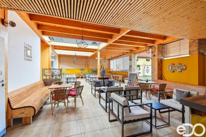 Pronájem restaurace, Mladá Boleslav, Českobratrské náměstí, 250 m2