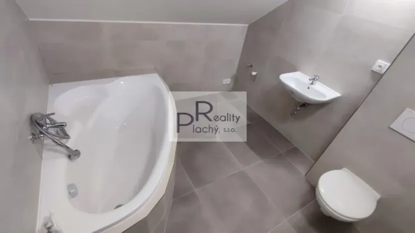 Prodej bytu 2+kk, Hevlín, 63 m2
