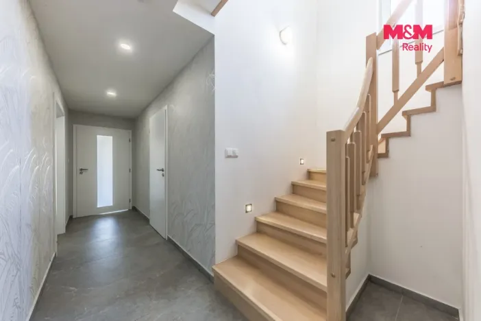 Prodej rodinného domu, Líbeznice, Jižní, 341 m2