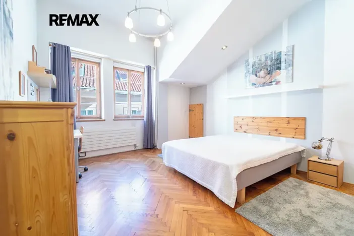 Pronájem bytu 3+1, Praha - Malá Strana, Valdštejnské náměstí, 91 m2