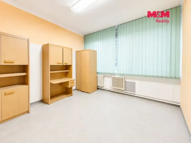 Pronájem skladu, Louny, Poděbradova, 235 m2