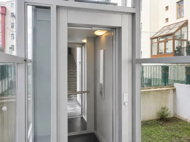 Pronájem bytu 2+kk, Praha - Nové Město, Koubkova, 51 m2