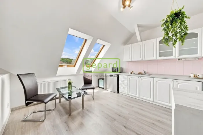 Prodej bytu 3+1, Kralupy nad Vltavou, Lidové nám., 90 m2