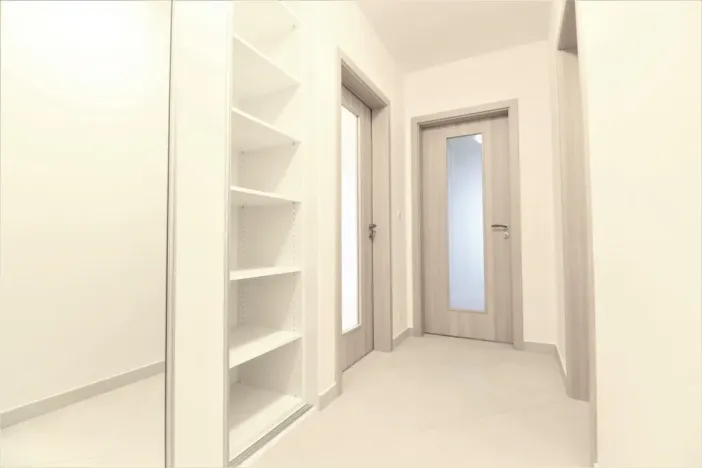 Pronájem bytu 2+kk, Praha - Letňany, Hlučkova, 60 m2
