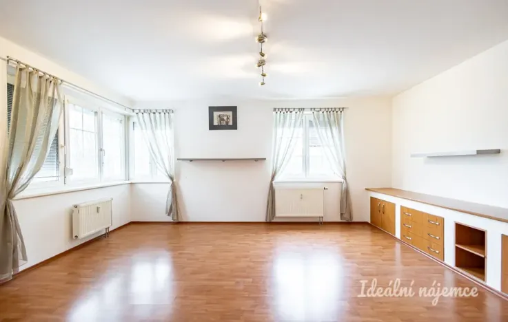 Pronájem bytu 2+kk, Praha - Střížkov, Jitravská, 68 m2