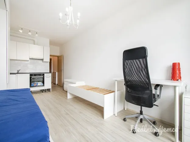Pronájem bytu 1+kk, Praha - Střížkov, Zakšínská, 27 m2